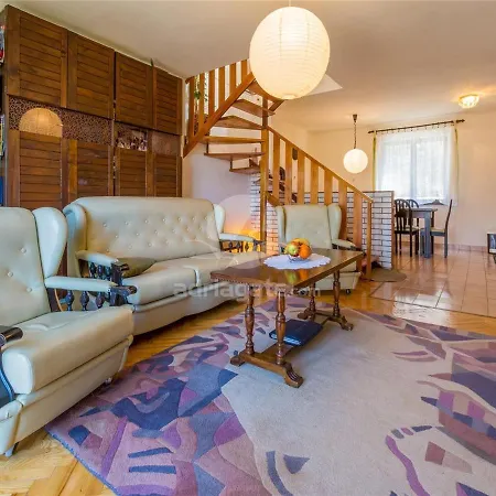 Vila Kuca Za Odmor Leon Klenovica